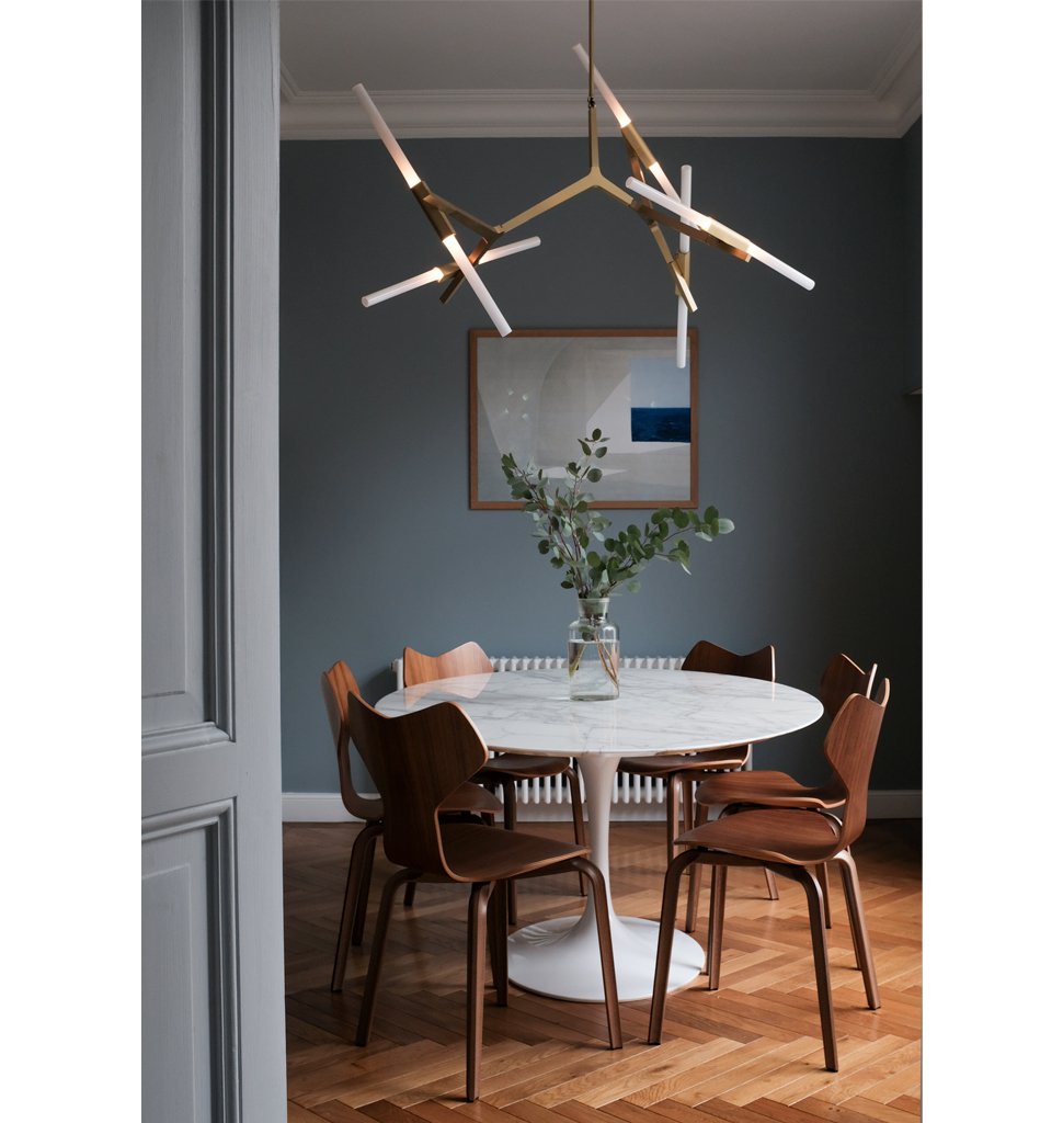 Chandelier - 10 Lights (Brushed brass/Straight-cut glass) — Interior by Theresa Brunvoll-Cochet, image by Karen Brunel Lafargue