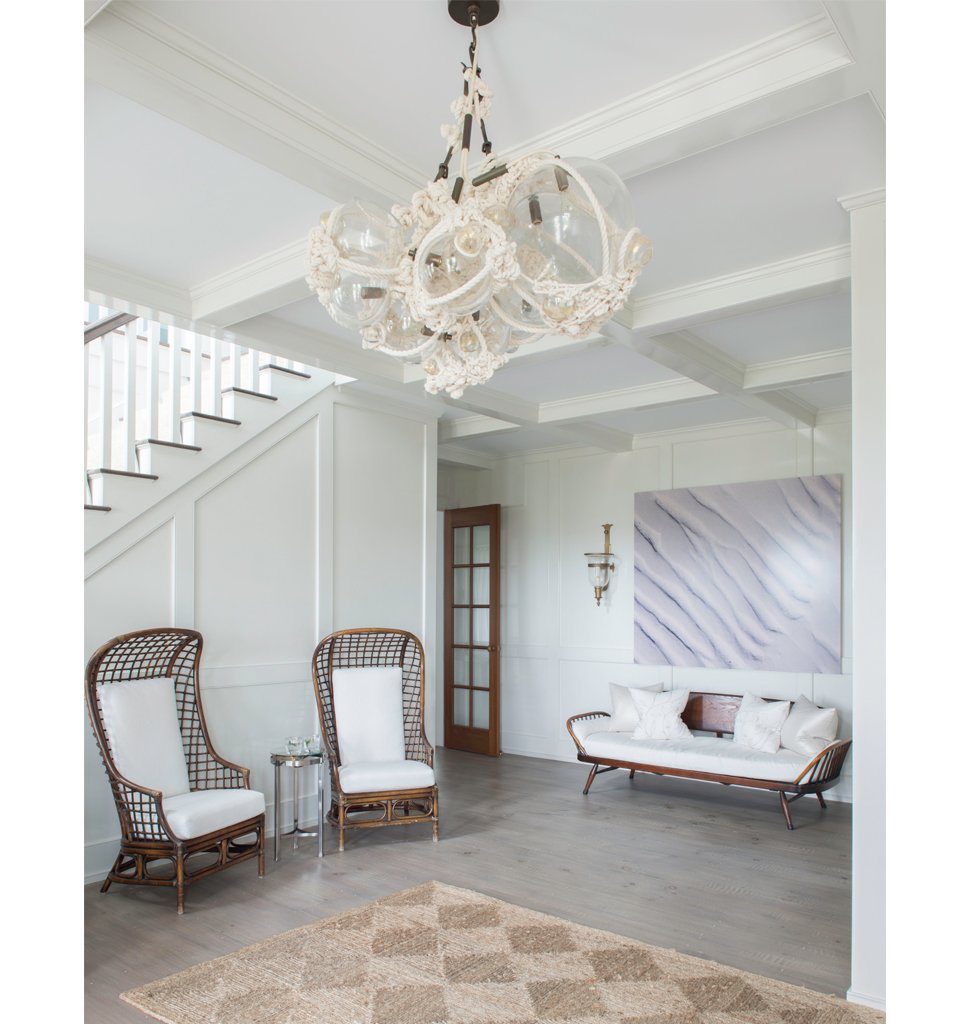 Chandelier - 1 Lg, 6 Sm Bubbles (Natural/Clear) — Westhampton, New York. Interior by Diana Byrne. Image by Jane Beiles