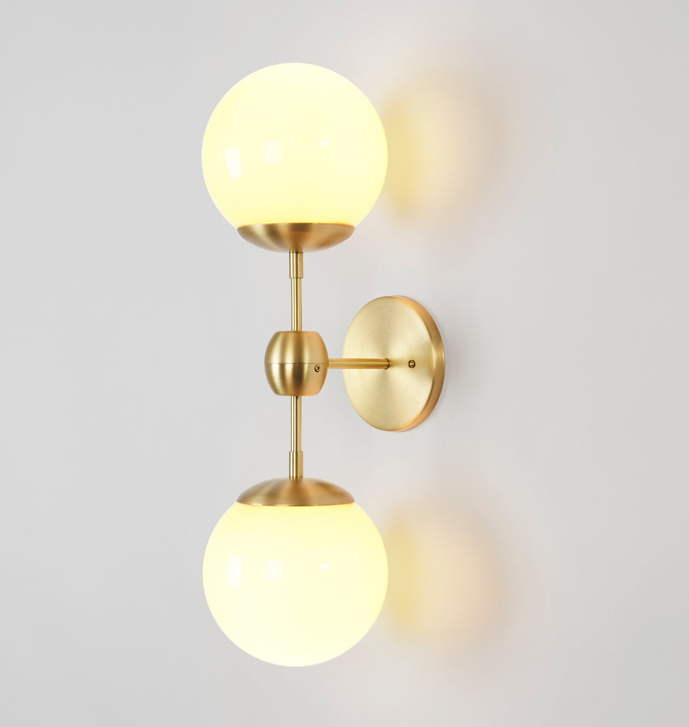 Sconce - 2 Globes (Brushed brass/Cream)